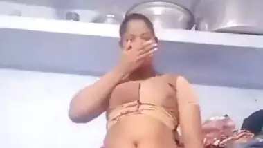 Tamil Bhabhi shows Pussy