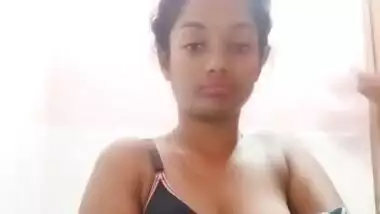 Topless show of desi girl for her boyfriend