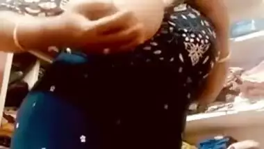 Desi aunty fingering pussy