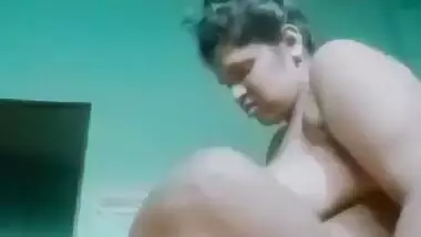 Unsatisfied big boobs aunty nude viral clip