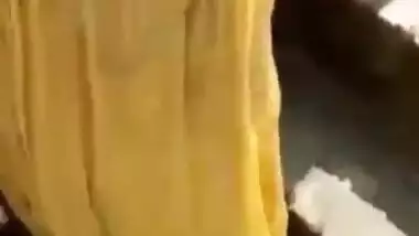 Desi bhabhi bathing video