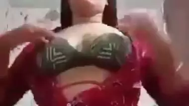 Pakistani girl naked boobs show selfie video