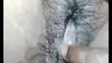 hubby fingering his desi wifes juicy pussy