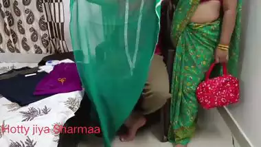 Desi Bhabhi Seduces Ladies Tailor For Fucking...