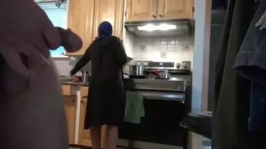 HUGE COCK FLASH FOR IRANIAN HIJAB STEPMOM - جنس...