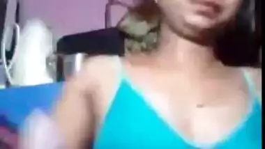 Indian Babe Massage Squeezing Her Big Tits Homemade