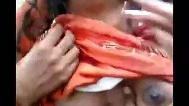 Sexy Desi Babe Boob Press Outdoor in Park wid Audio