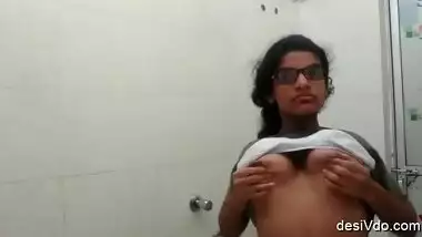 Kamaxnxx - Desi girl showing her nude body 4 clips part 2 indian sex video