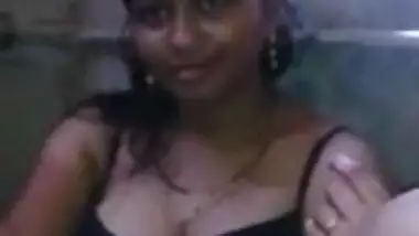 desi girl showing her pussy and tits to bf