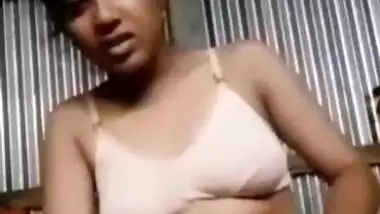 Beautiful Desi cute girl fingering pussy