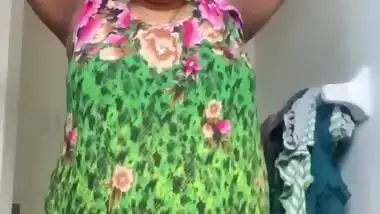 Desi village aunty nice body