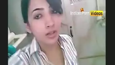 Punjabi girl dances and exposes her hot tits