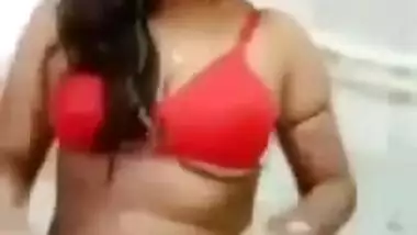 Desi Cute Girl Showing Boob And Pussy On Video Call With Bangla Talk