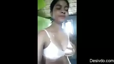 desi cute village show her nice boobs