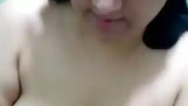 Sexy Paki Wife Bathing and Blowjob