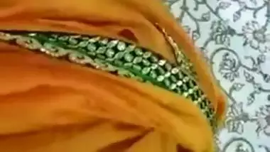 Saavi bhabhi saari removing