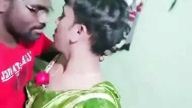 Desi girl sucking dick