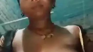 Cute Bhabi showing and fingering pussy (Full Video)