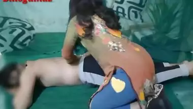 Desi Indian Bhabhi Ne Devar Ke Jism Ka Massage Kia Or Devar G Se Chudwaya, Clear Hindi Audio - Devar Bhabhi