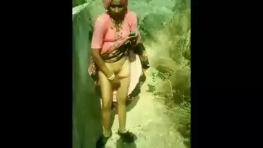 Punjabi village aunty outdoor indiansex on demand