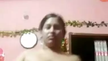 Xseyx - Bhabhi showing her big boobs indian sex video