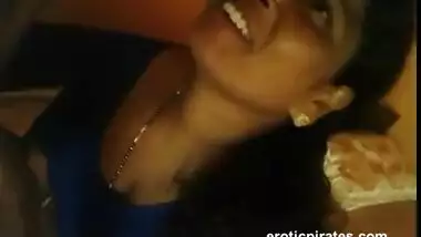 Mallu village aunty giving a desi blowjob