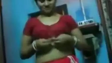 Red Saree Bhabi Blowjobe And Saree Open With Indian Bhabhi