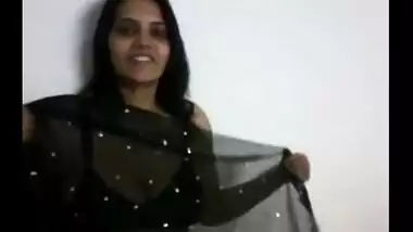 Sexy Nagpur Bhabhi Goes Nude Gives Blowjob