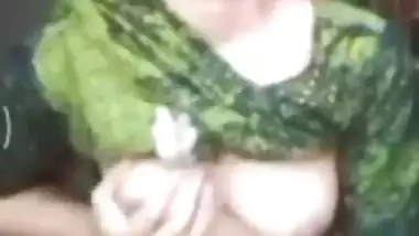 Horny girl boobs show for her boyfriend viral MMS