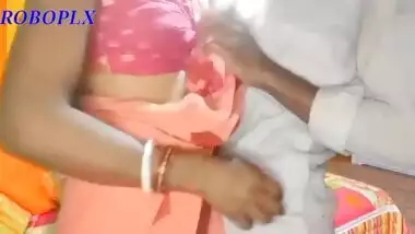 Desi choti bhabhi ji chudai doggy style me saree indian sex video