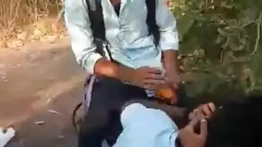 Desi school girl very hot kiss outdoor