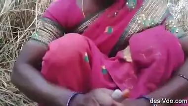 Village bhabhi fucking in Jungle