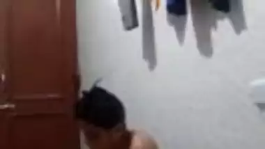 Super Hot Desi Girl Bathing