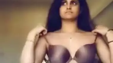 Indian NRI Big Ass Small Tits Snapchat To BF