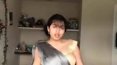 Xxx Xnmove - Beautiful girl show her nude body indian sex video