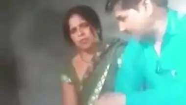 Desi village aunty fucking with nbir and her Daughter make video