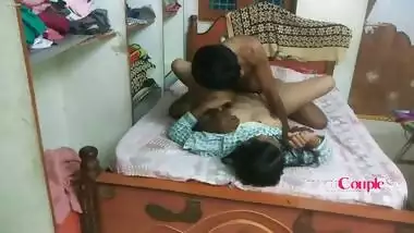 Sexy Lankan Tamil Girl Bathing