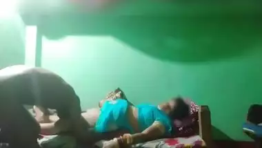 Desi Bhabhi Ki Romantic Chudayi With Her Brother Friends