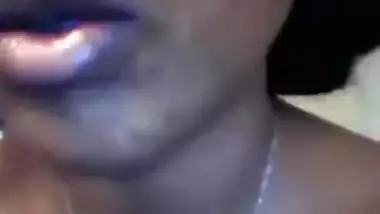 Mumbai chick Meenakshi’s wet pussy on cam