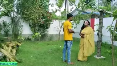 Indian Hot Bhabhi Sex with Unknown Young Boy! Plz Cum Inside