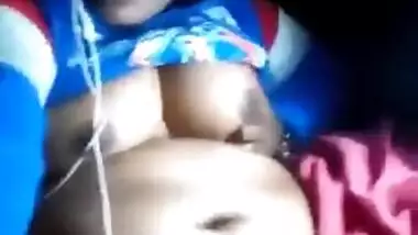 Bangladeshi Boudi Showing her Boobs and Pussy