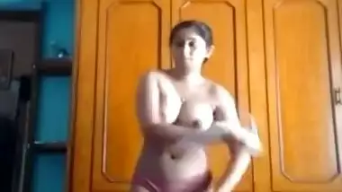 Horny Cute Indian Girl Masturbating Her Pussy