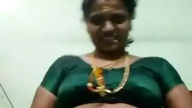 desi aunty hot show 1