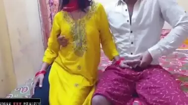 Bhabhi Ke Hath Me Diya Mene Apna Bda Lund Fir Chudai Kari