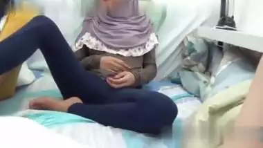 Bangladesh sex video of two 18 yr old girls giving footjob