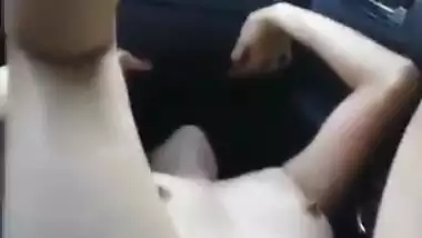 Sex MMS Of Aunty Inside The Car