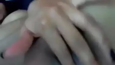 Indian girl play with her pussy