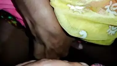 Indian bhabhi in fucking in pussy