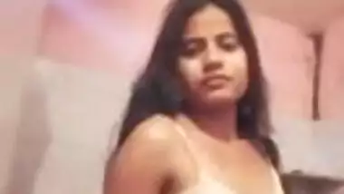 Desi gf show nude