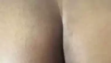 Man bangs round shaped whore in the doggy style